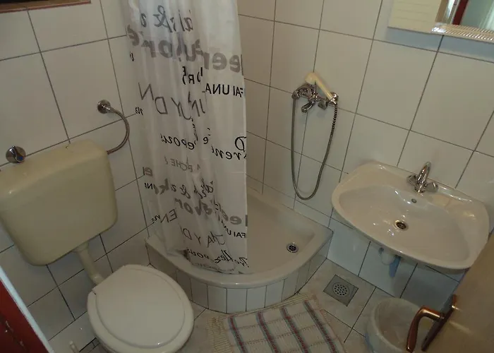 Cico Starigrad Paklenica Apartment