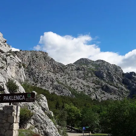 Cico Starigrad Paklenica Apartment *